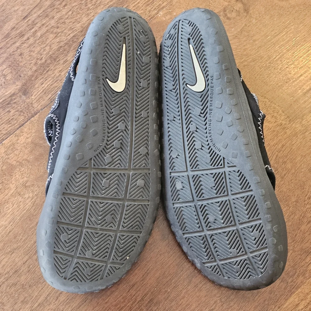 Nike Sunray Protect Kids' Sandals Black Outdoor Water Shoes 35 Euro Size Kids